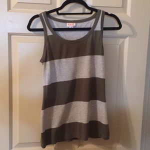 Sleeveless tank